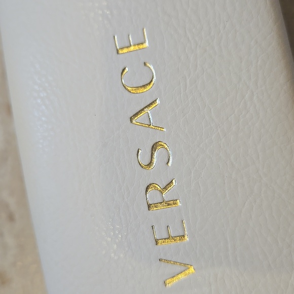 Versace Oversized Creamy White Hard Shell Glasses Case - Picture 2 of 8